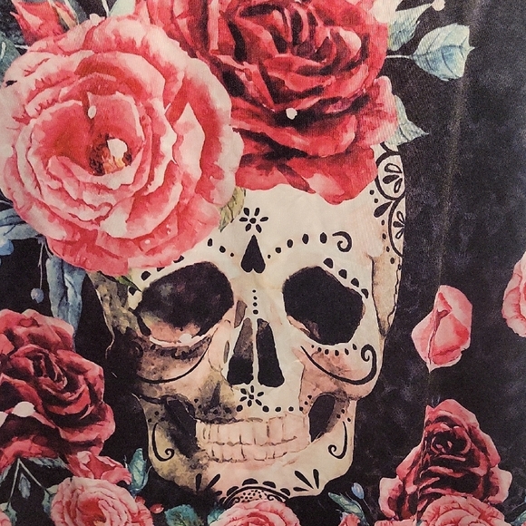 Floral Skull Print Women's Tank Top - Black and Pink - Picture 3 of 4
